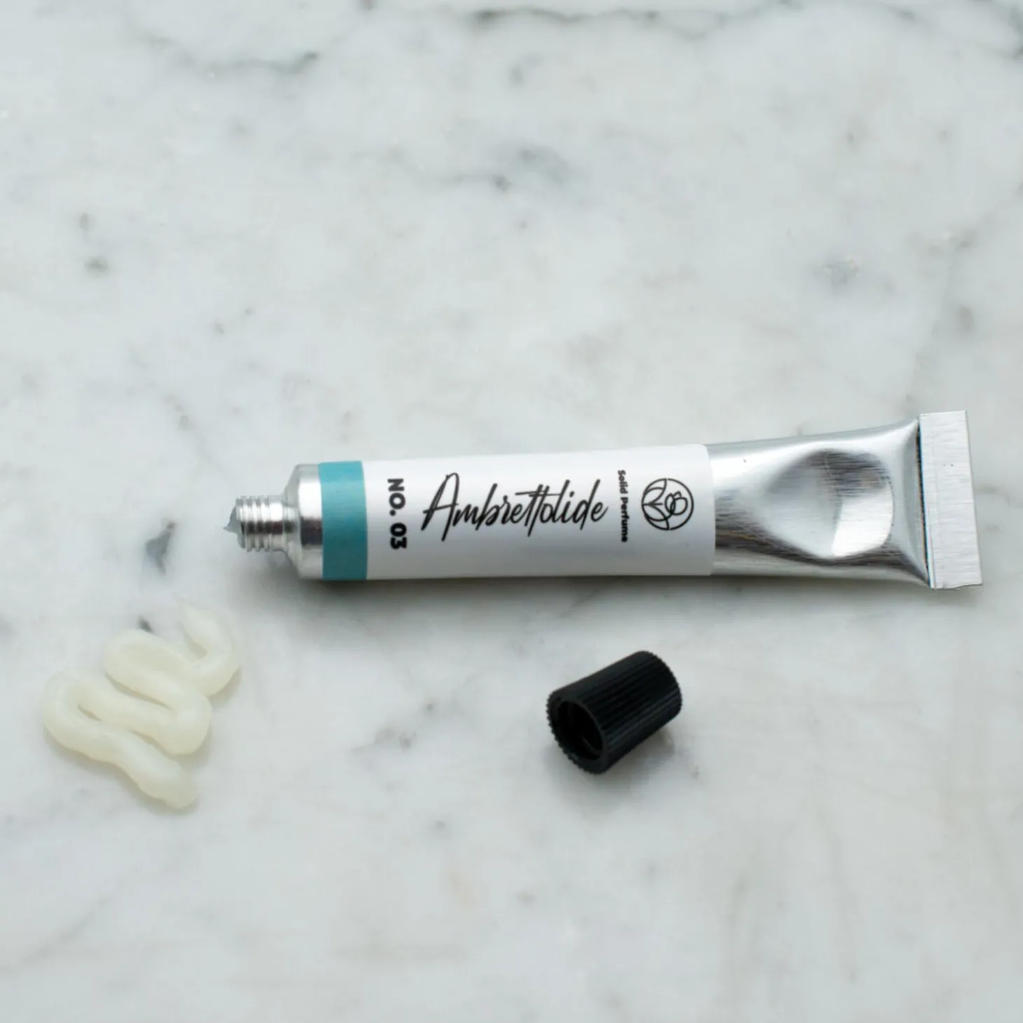 Solid parfume - Ambrettoloide No. 03