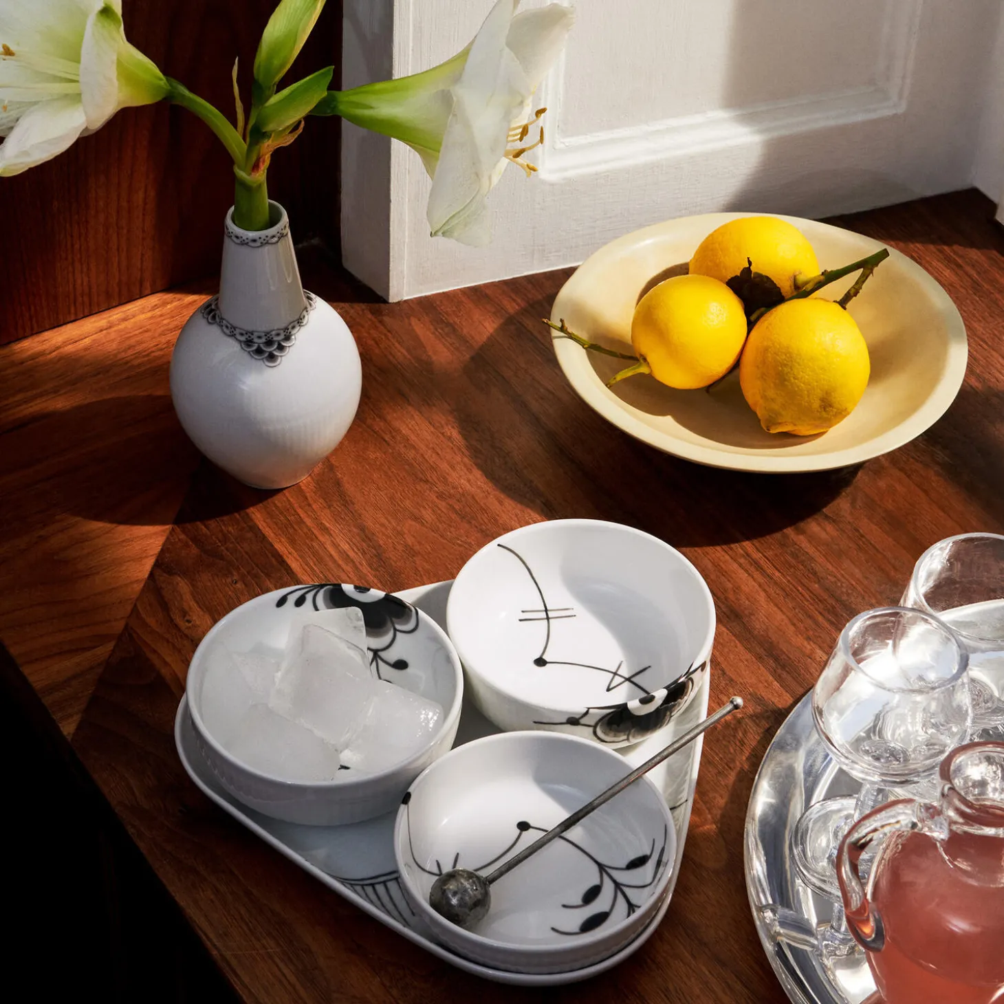 Sort Mega Riflet serveringssæt 4 dele