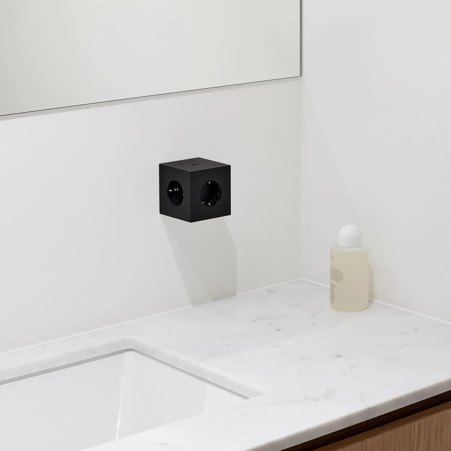 Square 2 USB-C (30W), stockholm black