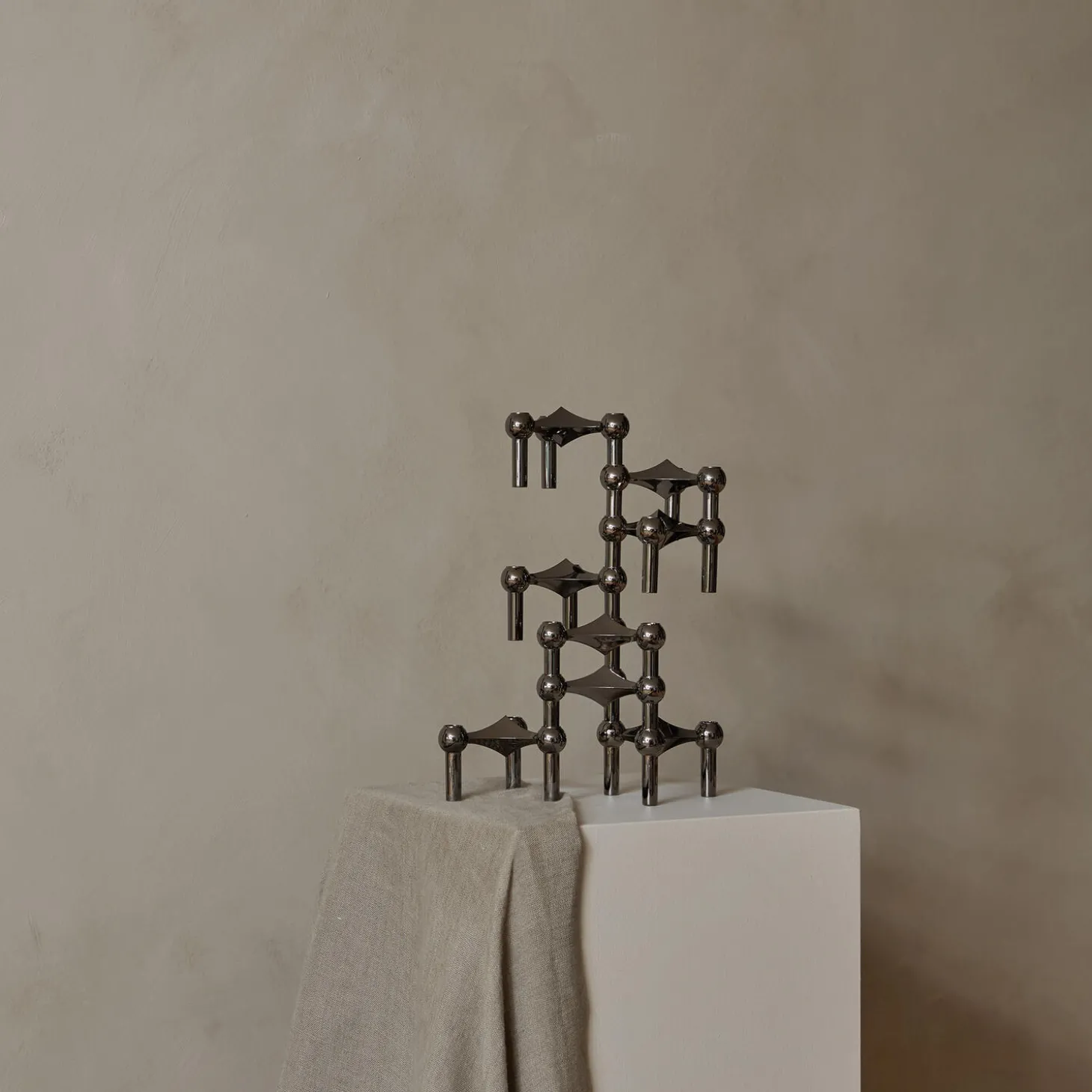 STOFF Nagel lysestage, sort krom