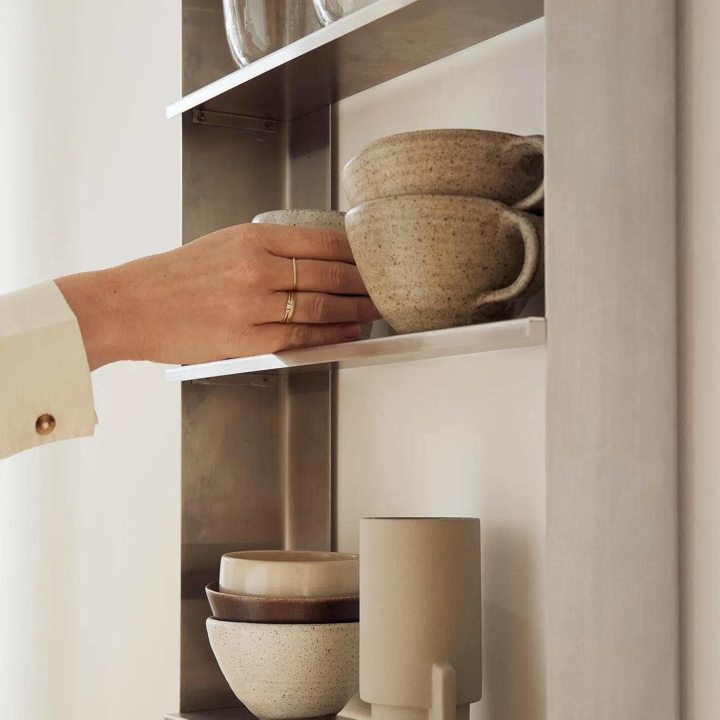 Taper Shelf Case