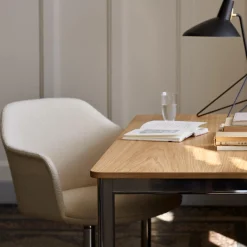 Tripod HM9 bordlampe, black