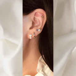 Trois Fleurs Stud