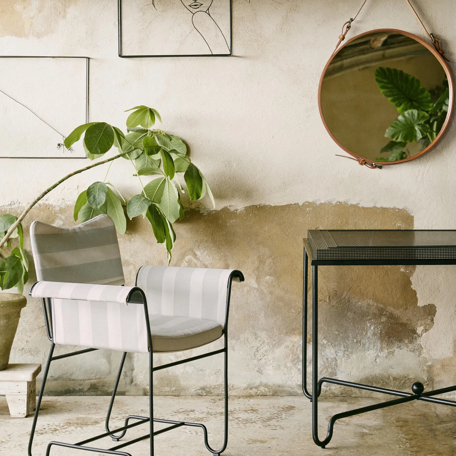 Tropique Dining Chair without Fringes, Leslie Stripe Limonta 20/classic black