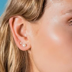 VENUS DOT MINI ØRERINGE, forgyldt/hvid