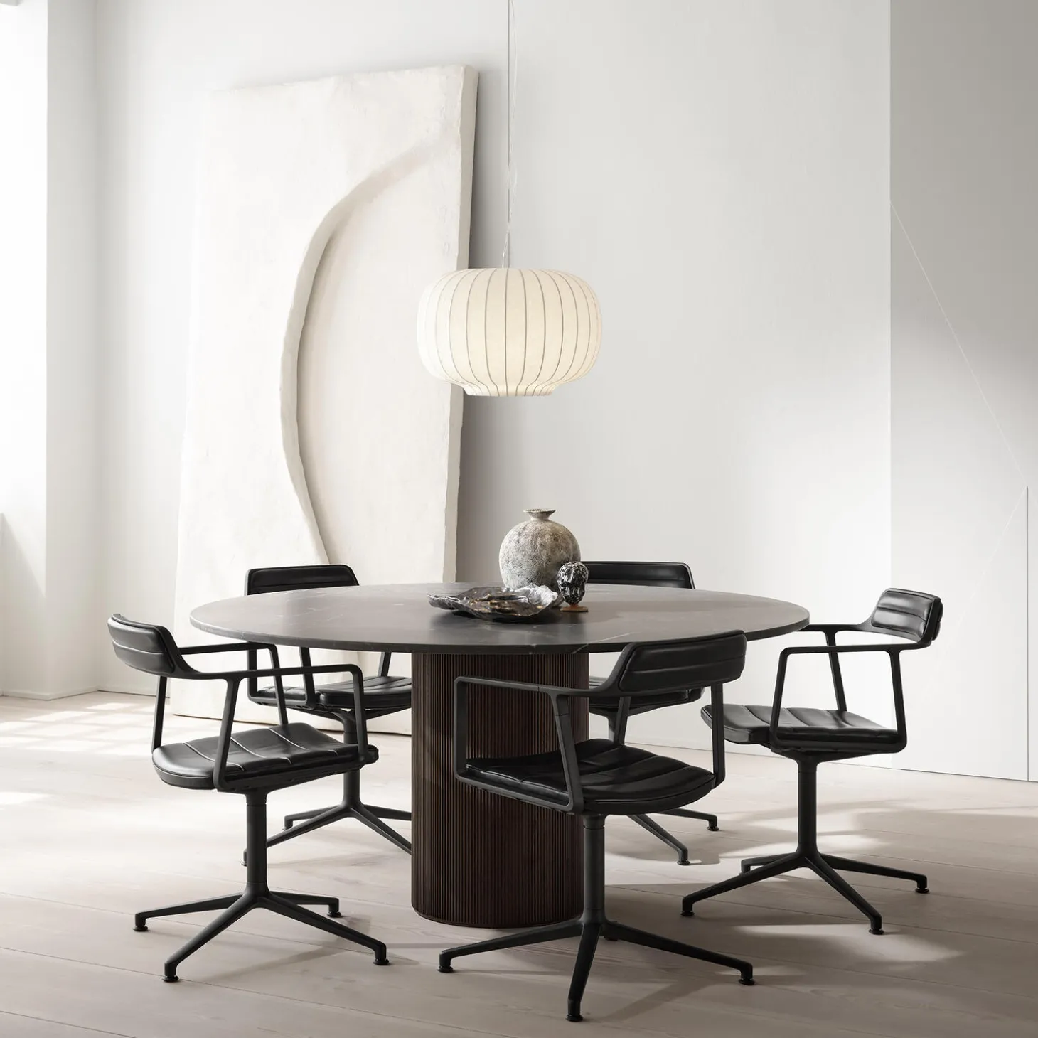 VIPP452 drejestol med gulvglidere, sort/sort