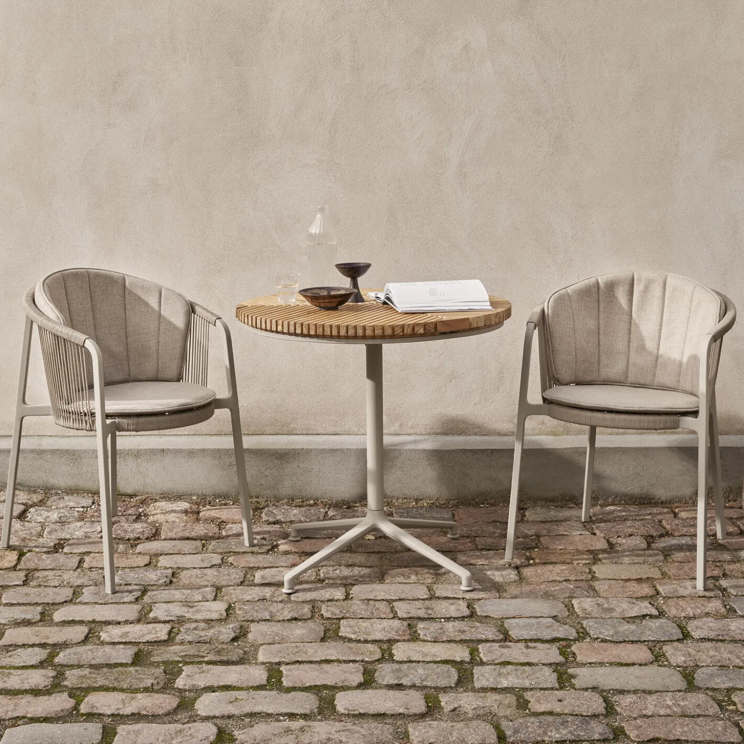 VIPP710 Lagrasse Chair, light grey