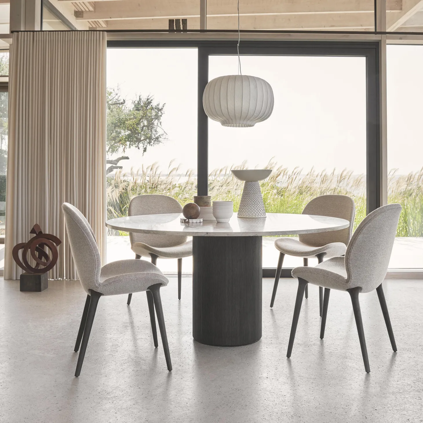 VIPP462 Lodge Chair, beige/dark oak