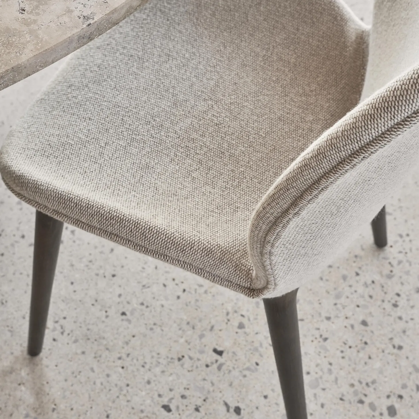 VIPP462 Lodge Chair, beige/dark oak