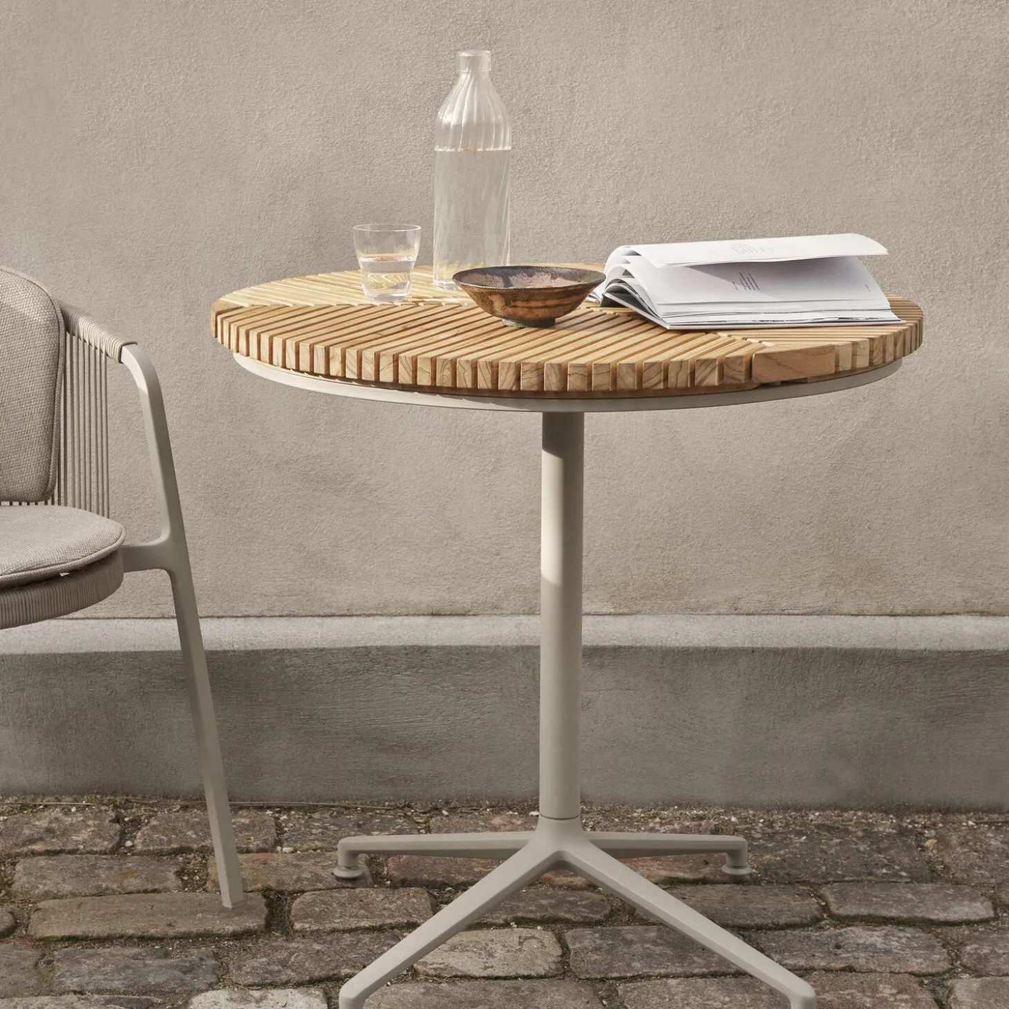 Vipp717 Open-Air Café Table, teak/light grey