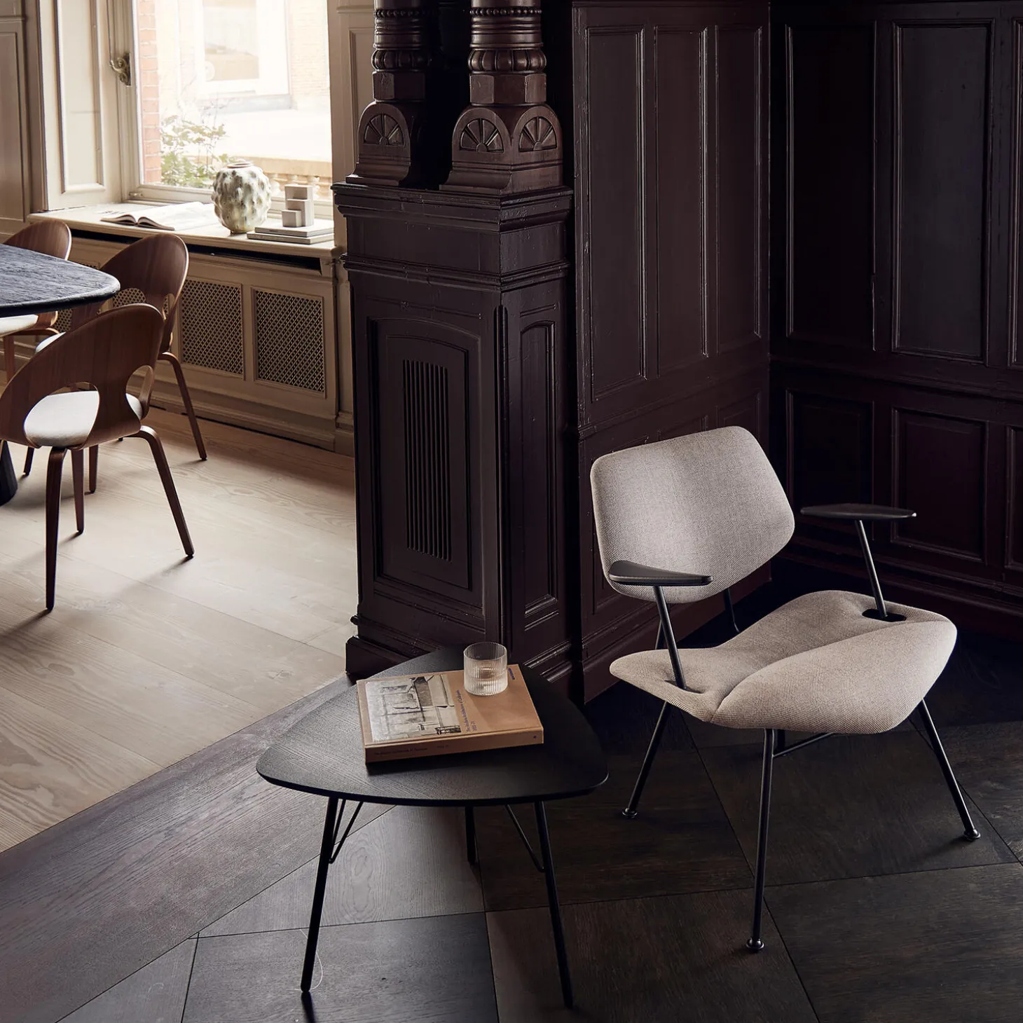 VL135 Cosy fuldpolstret loungestol, Re-wool 0108/sort
