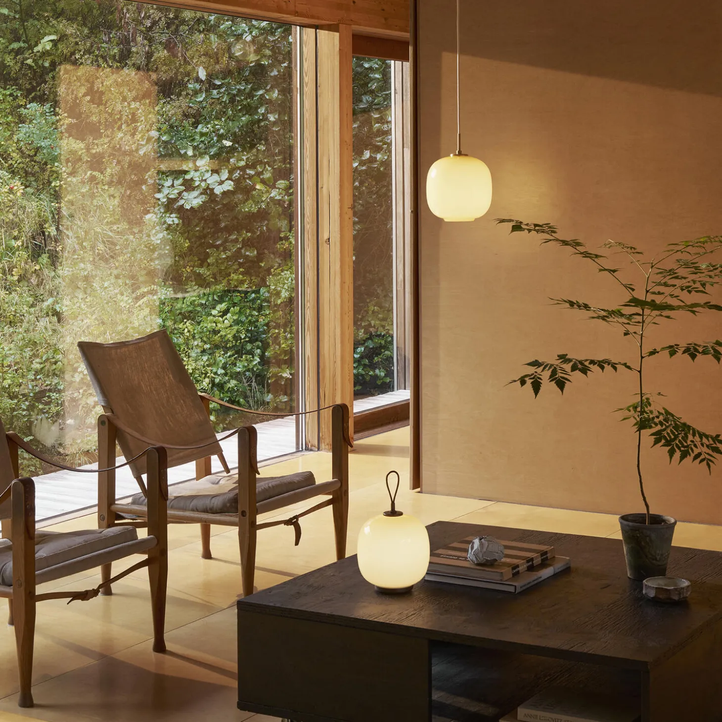 VL45 Radiohus pendel, pale yellow