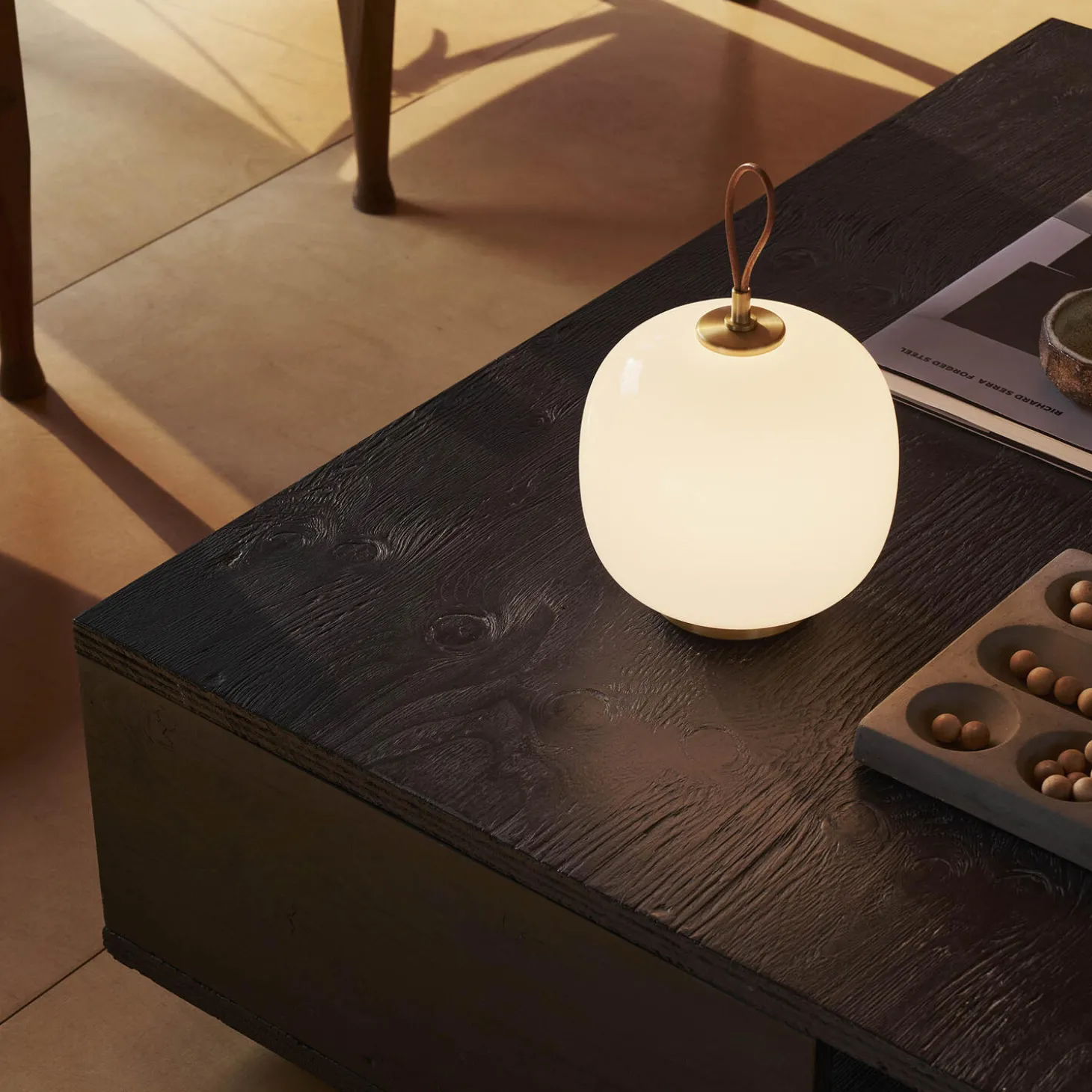 VL45 Radiohus Portable lampe, pale rose