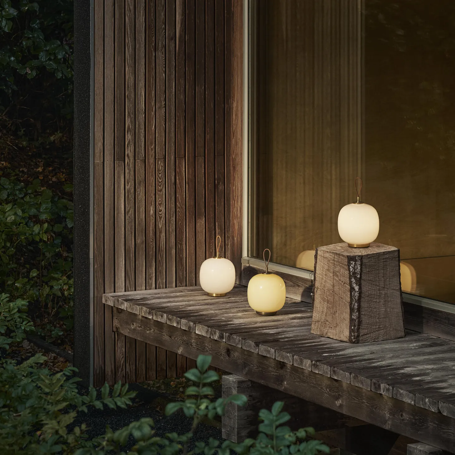 VL45 Radiohus Portable lampe, pale rose