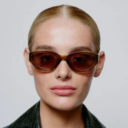 Winnie Solbriller, smoke transparent